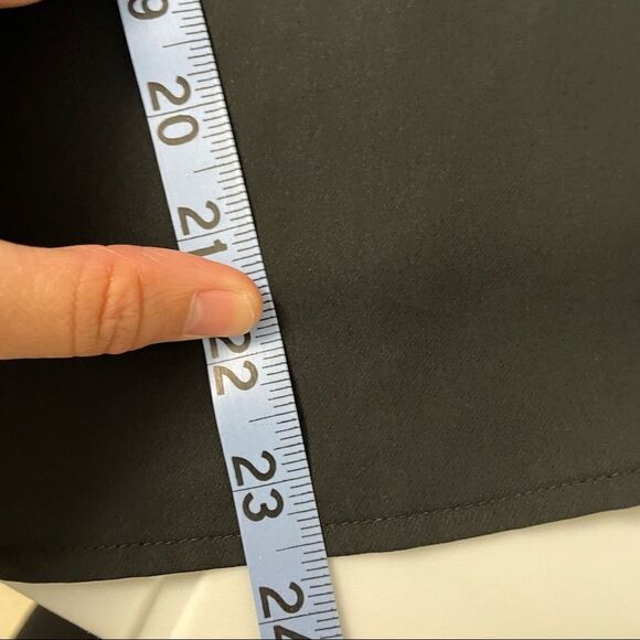 BCBG MAXAZRIA solid black sleeveless blouse ruffled assymmetric hem‎ sz medium - Picture 9 of 9